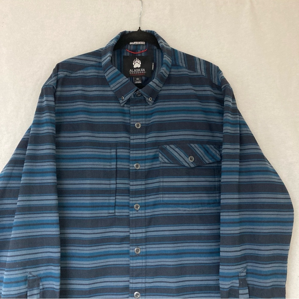 Duluth Untucked Alaskan Men’s Button Down Shirt Jacket Striped Blue XL
